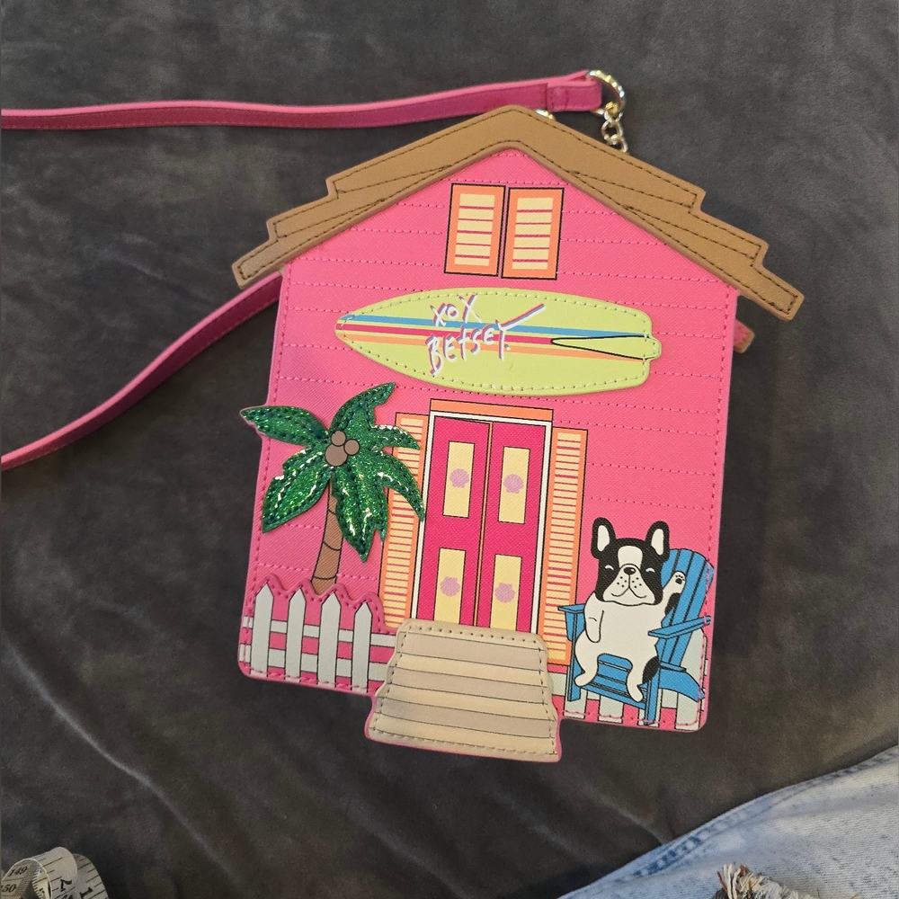 BETSEY JOHNSON Dog Beach House